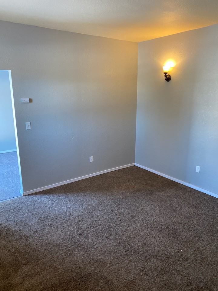 126 Main St E #3 - Photo 2 of 4