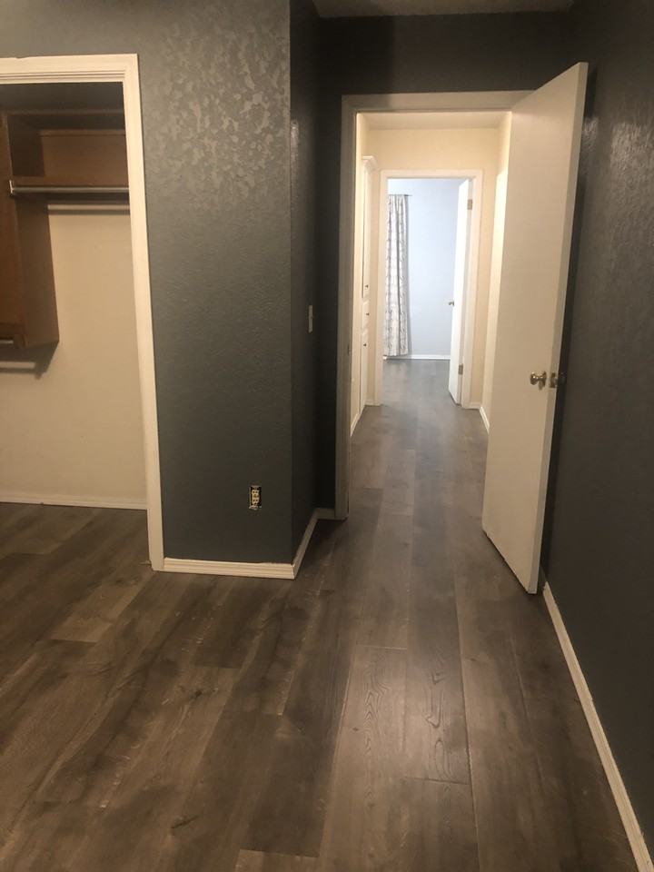 2621 Northwood Ln - Photo 2 of 12