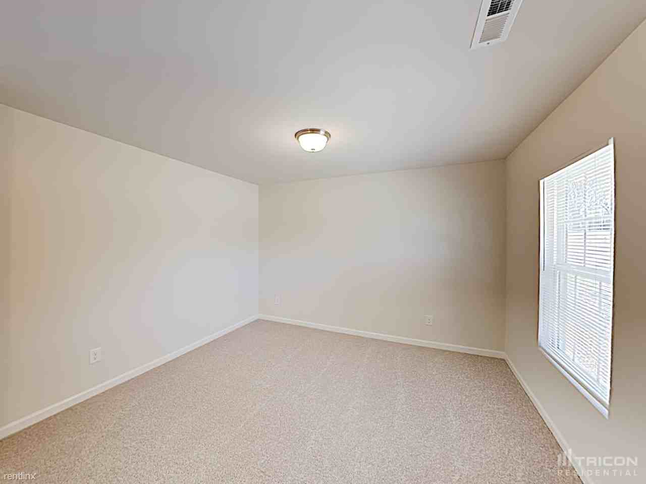 423 Oakleigh Ln - Photo 3 of 16