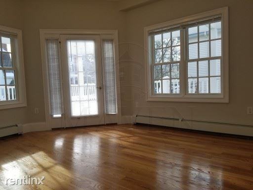 200 North St - Photo 2 of 11