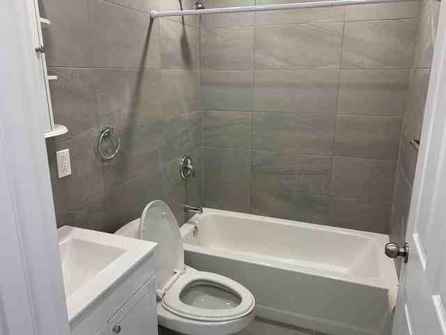 6637 Avenue du Parc - Photo 2 of 4