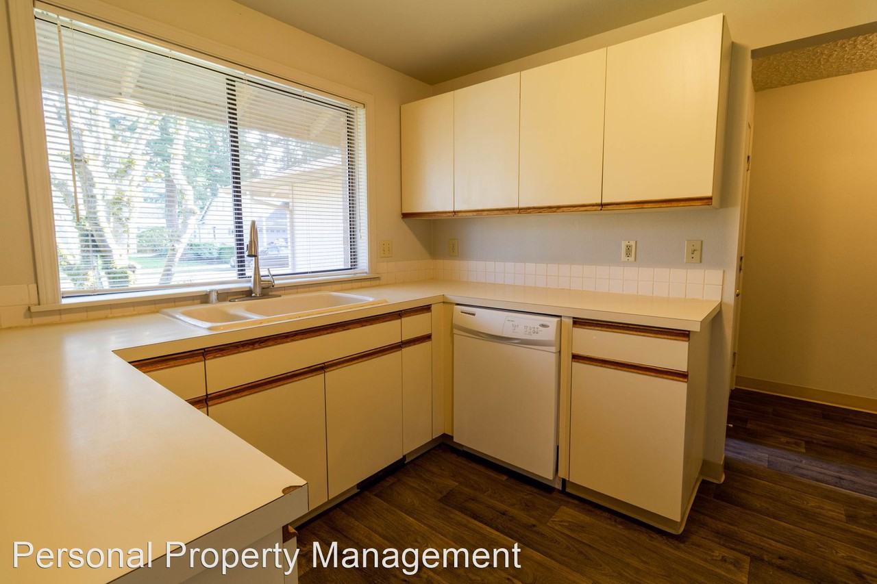 2504 Ne 148th Ct - Photo 2 of 17