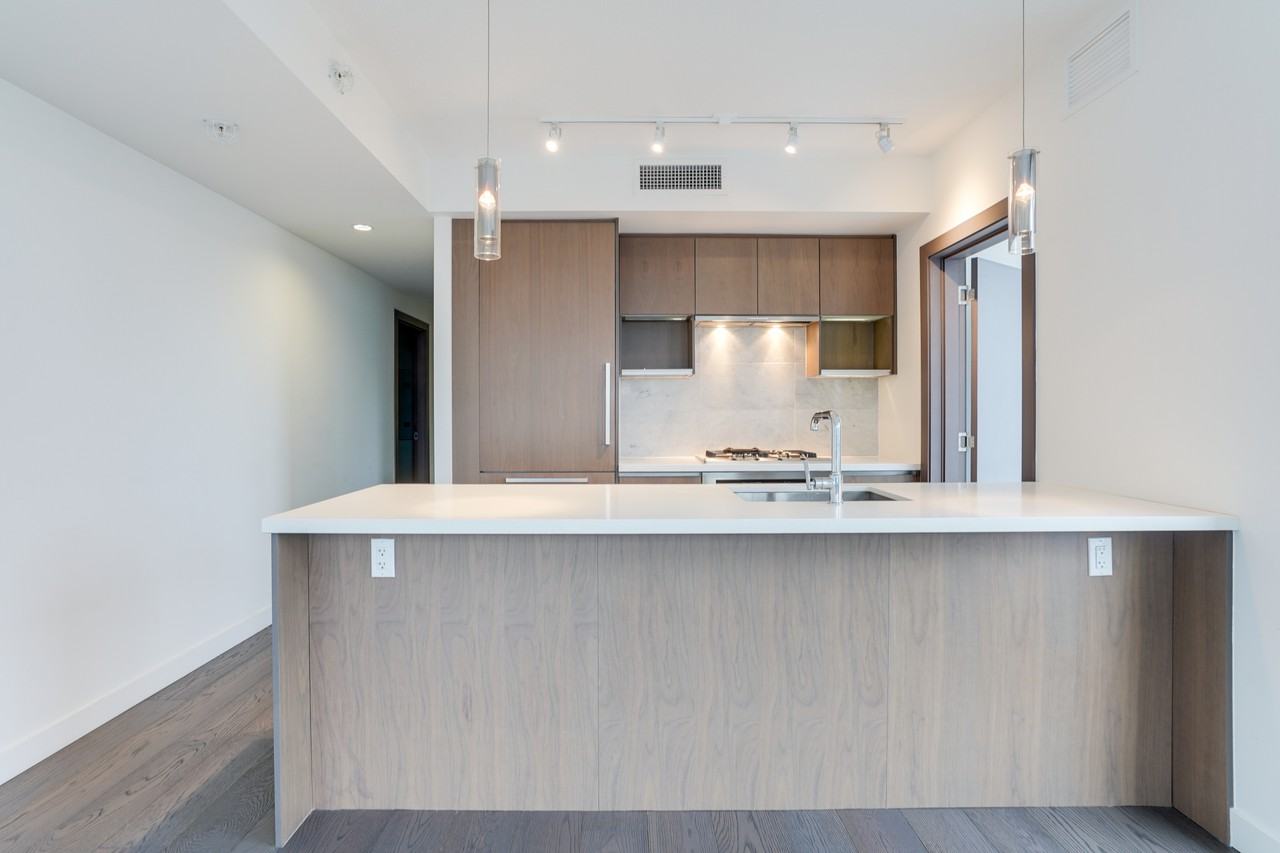 68 Smithe St #509