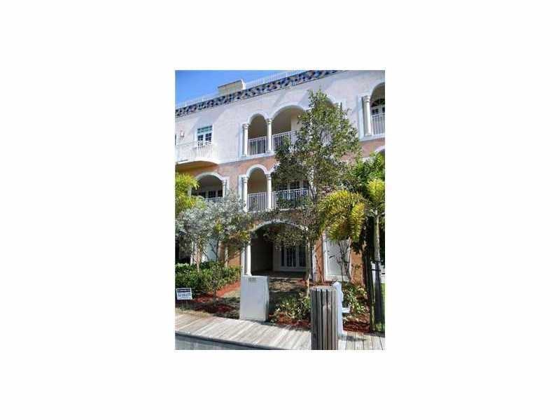 83 Isle of Venice Dr 83 - Photo 2 of 9