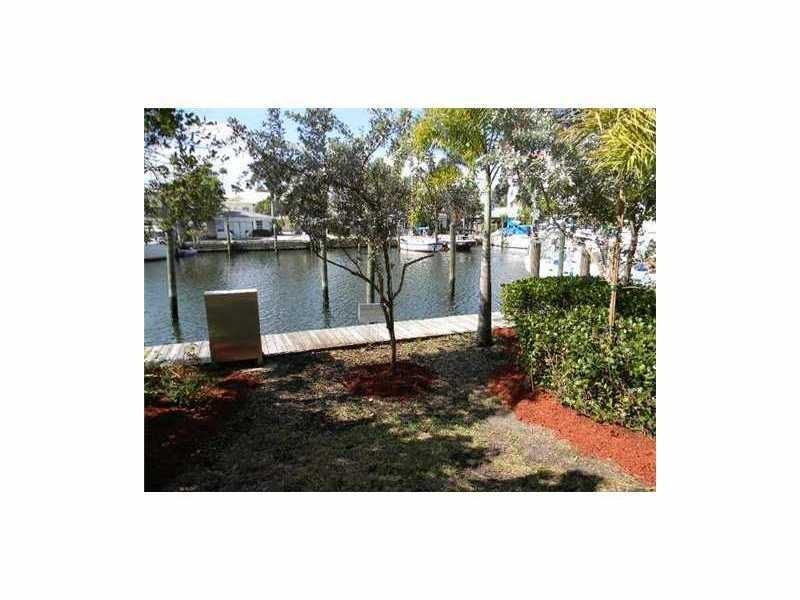 83 Isle of Venice Dr 83 - Photo 3 of 9