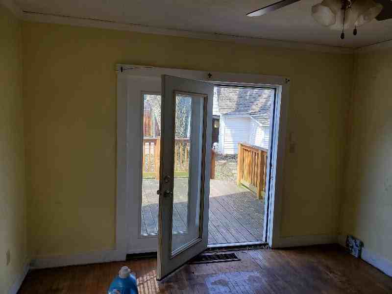 1007 N High St #A - Photo 3 of 19