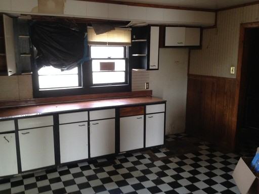 205 E Midland St - Photo 3 of 10