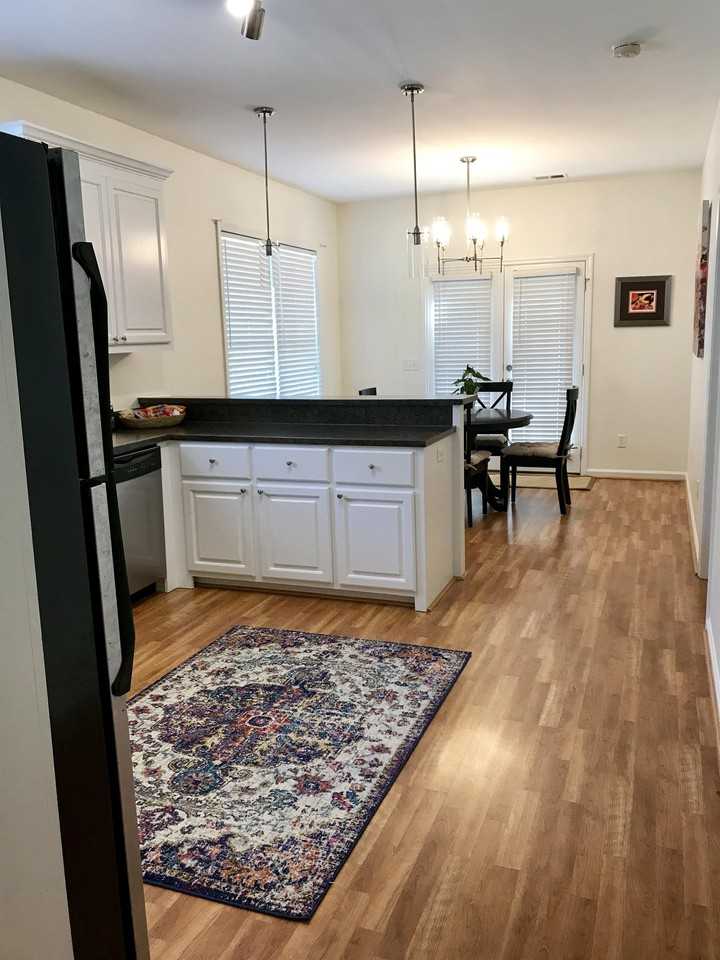 922 Woodlawn Avenue #1 - Photo 5 of 41