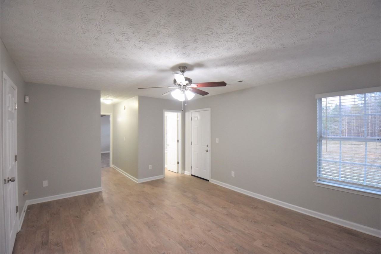 621 Tipperary Rd - Photo 3 of 20