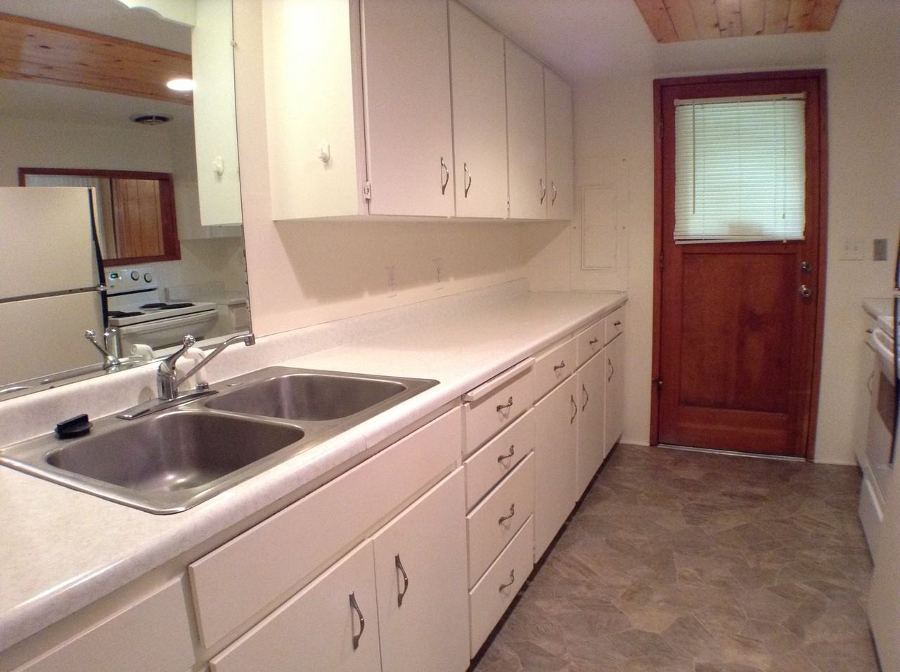 17210 E Lake Goodwin Rd - Photo 2 of 11