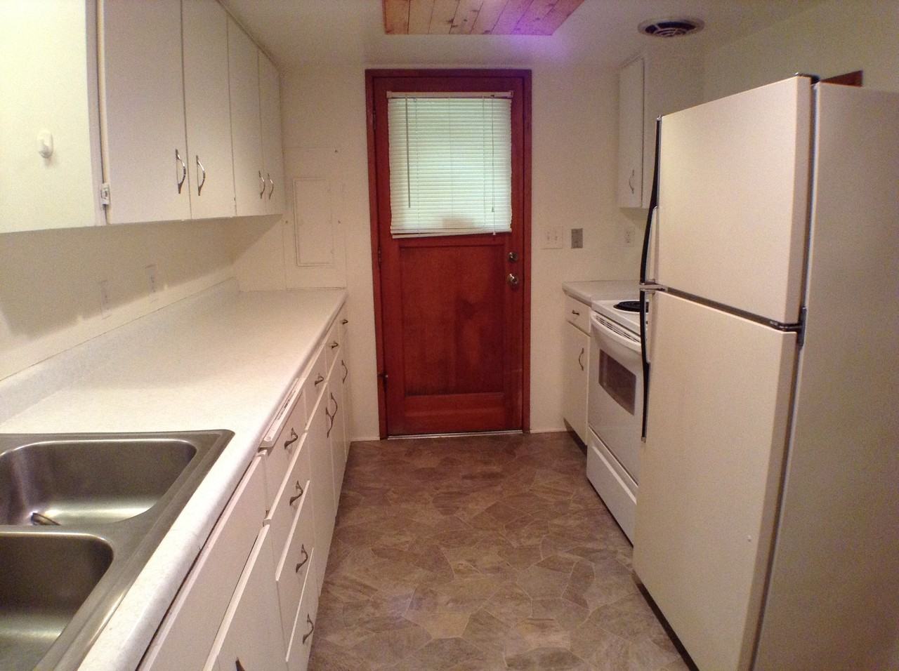 17210 E Lake Goodwin Rd - Photo 3 of 11