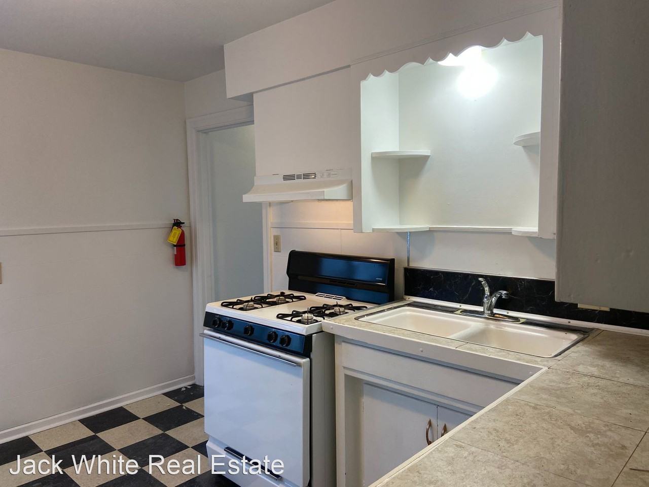 322 Flower St. - Photo 3 of 19