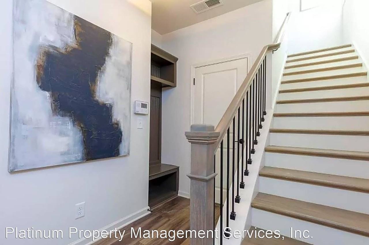 2447 Folly Ln Se - Photo 3 of 23