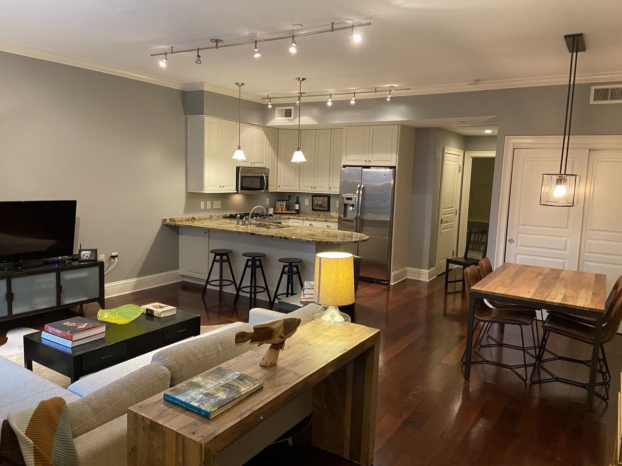 240 East Gay Street - Photo 3 of 10