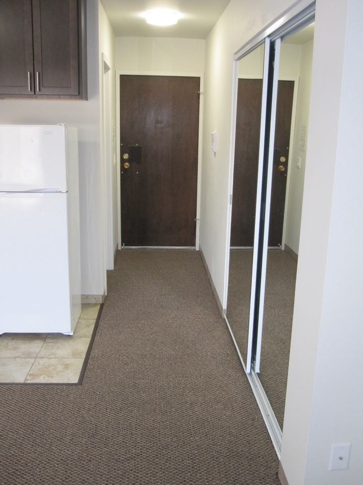 526 W. Wilson Street - Photo 2 of 7