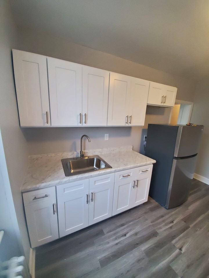 64 Baldwin Avenue #B