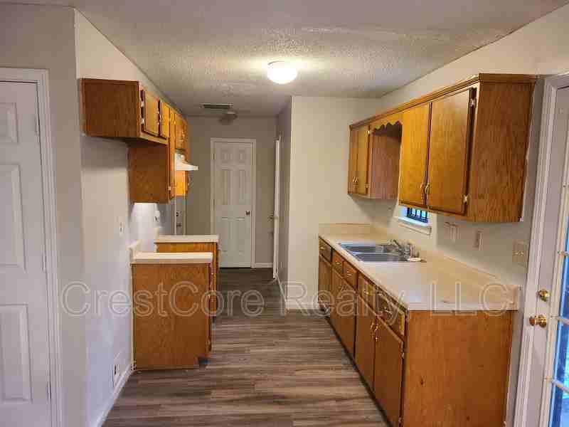 3946 Chelsea Hill Dr - Photo 3 of 9