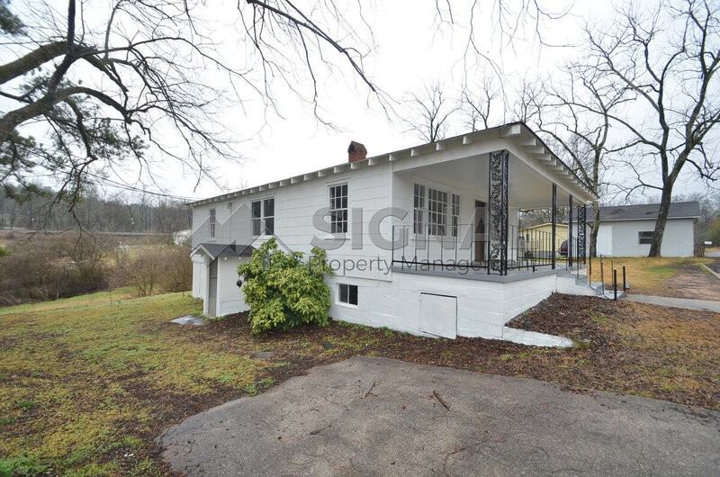 305 Walnut St - Photo 2 of 22