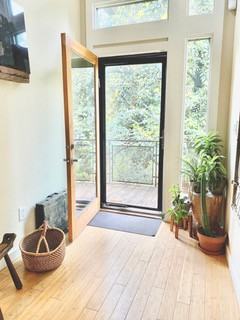 3bd/2ba Architectural GEM with high ceilings and big yard in EAST LAKE - Photo 3 of 29