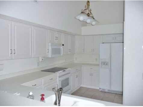 3323 Lighthouse Point Ln - Photo 2 of 10