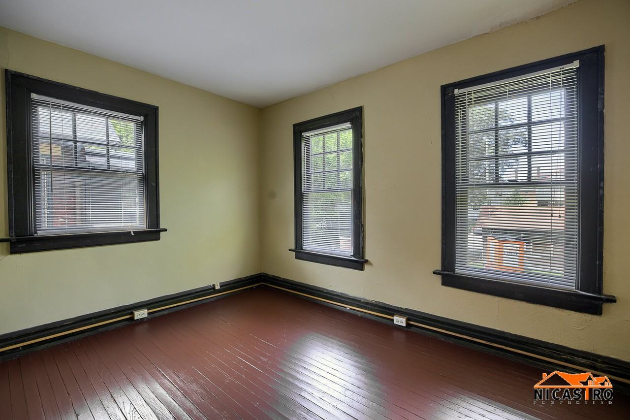 202 E Frambes Ave - Photo 4 of 36