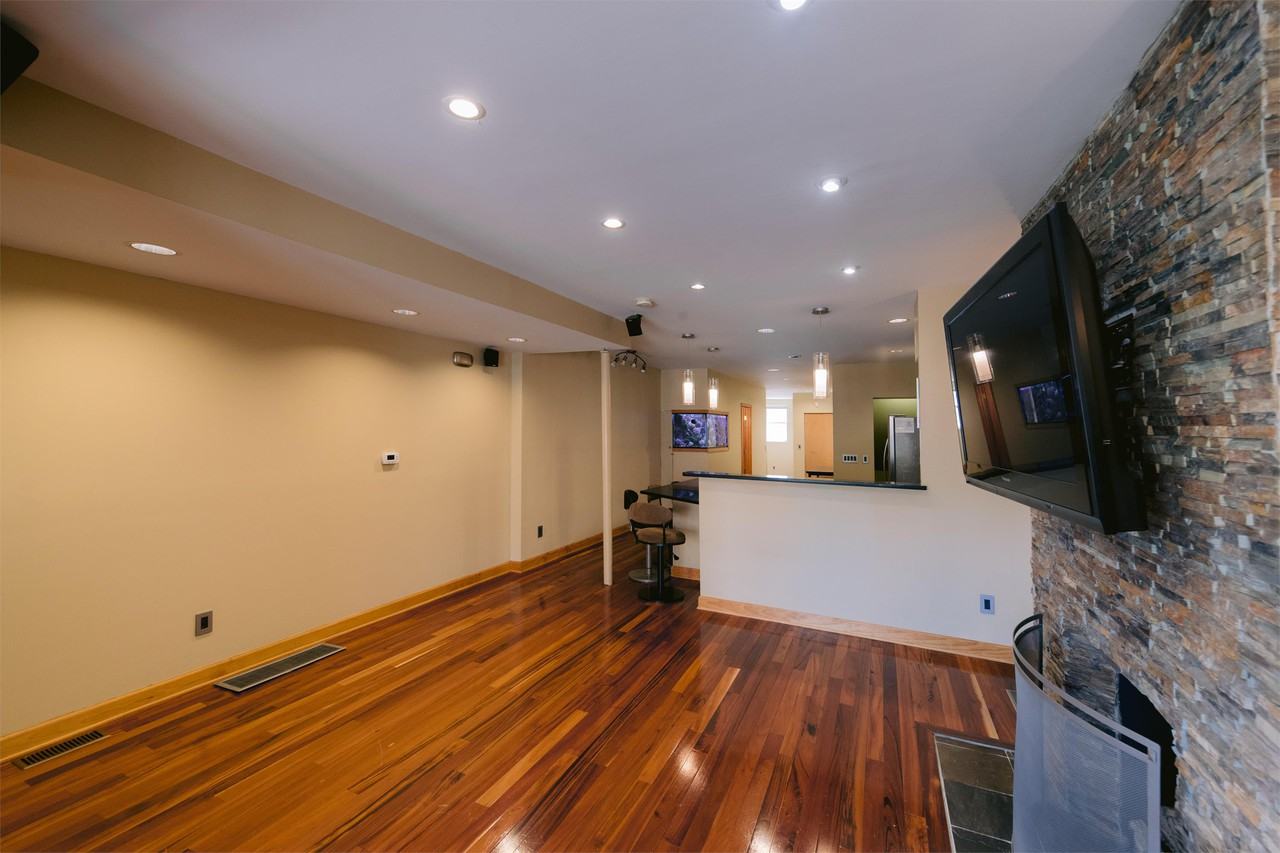 252 S Washington Ave - Photo 5 of 50