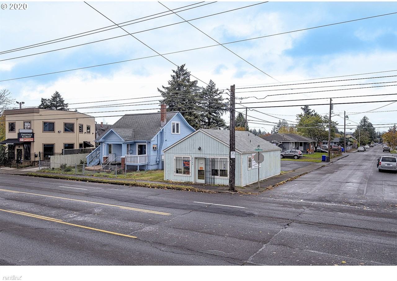 5762 Se 82nd Ave - Photo 3 of 10