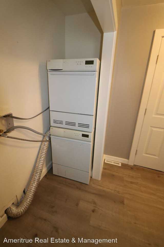 1704 W 50 N - Photo 3 of 23