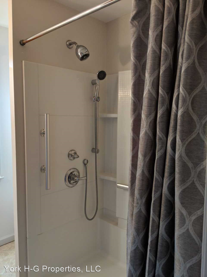 740 S Royal St - Photo 3 of 7