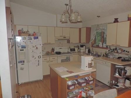 2251 Hickory Ct - Photo 2 of 7