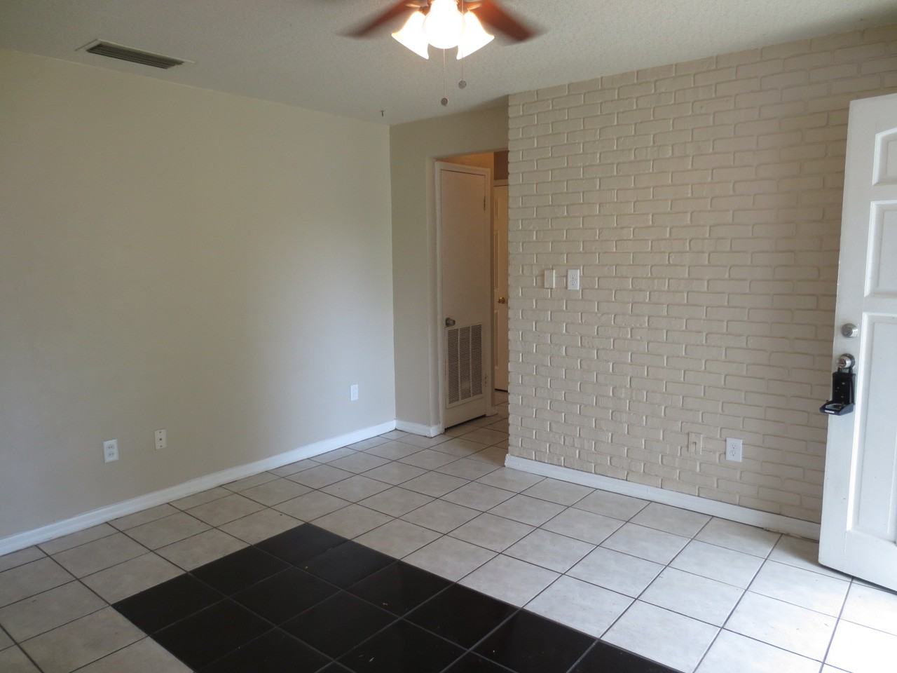 4720 W Leila Ave - Photo 4 of 9