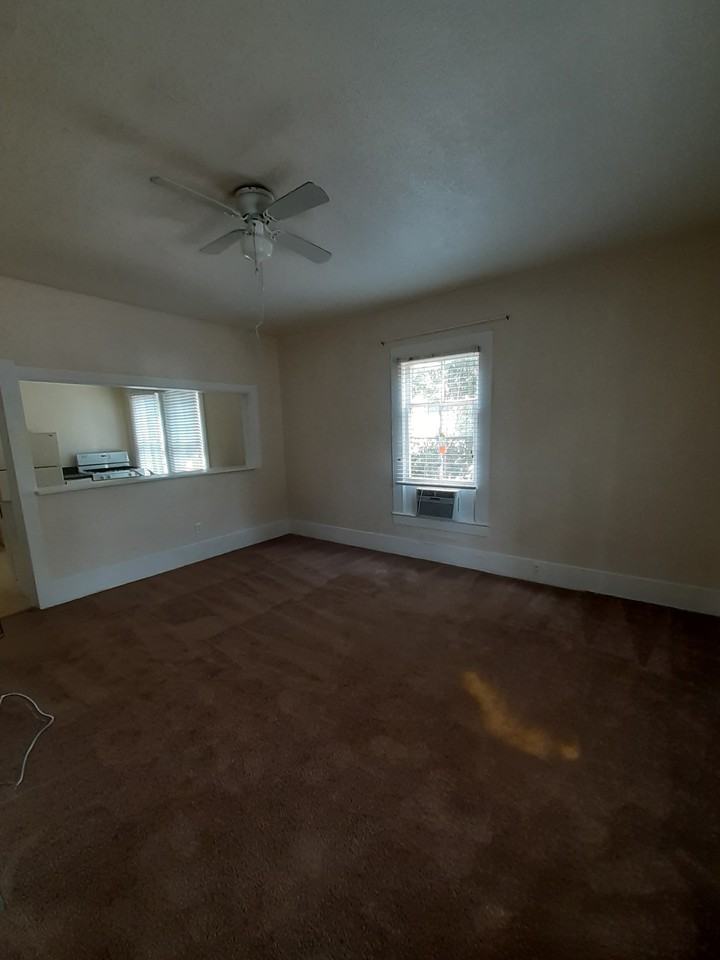 909 Lilly - Photo 2 of 12