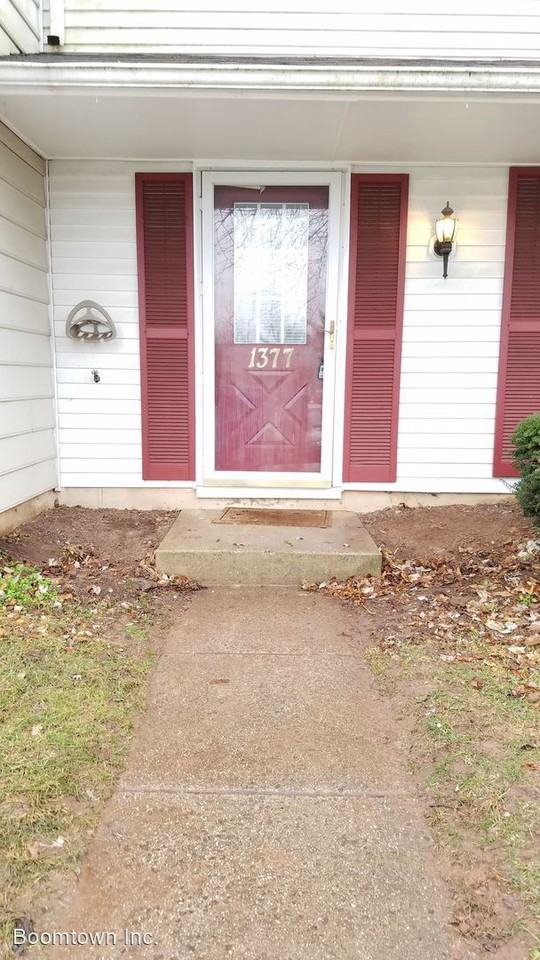 1377 David Ln - Photo 2 of 30