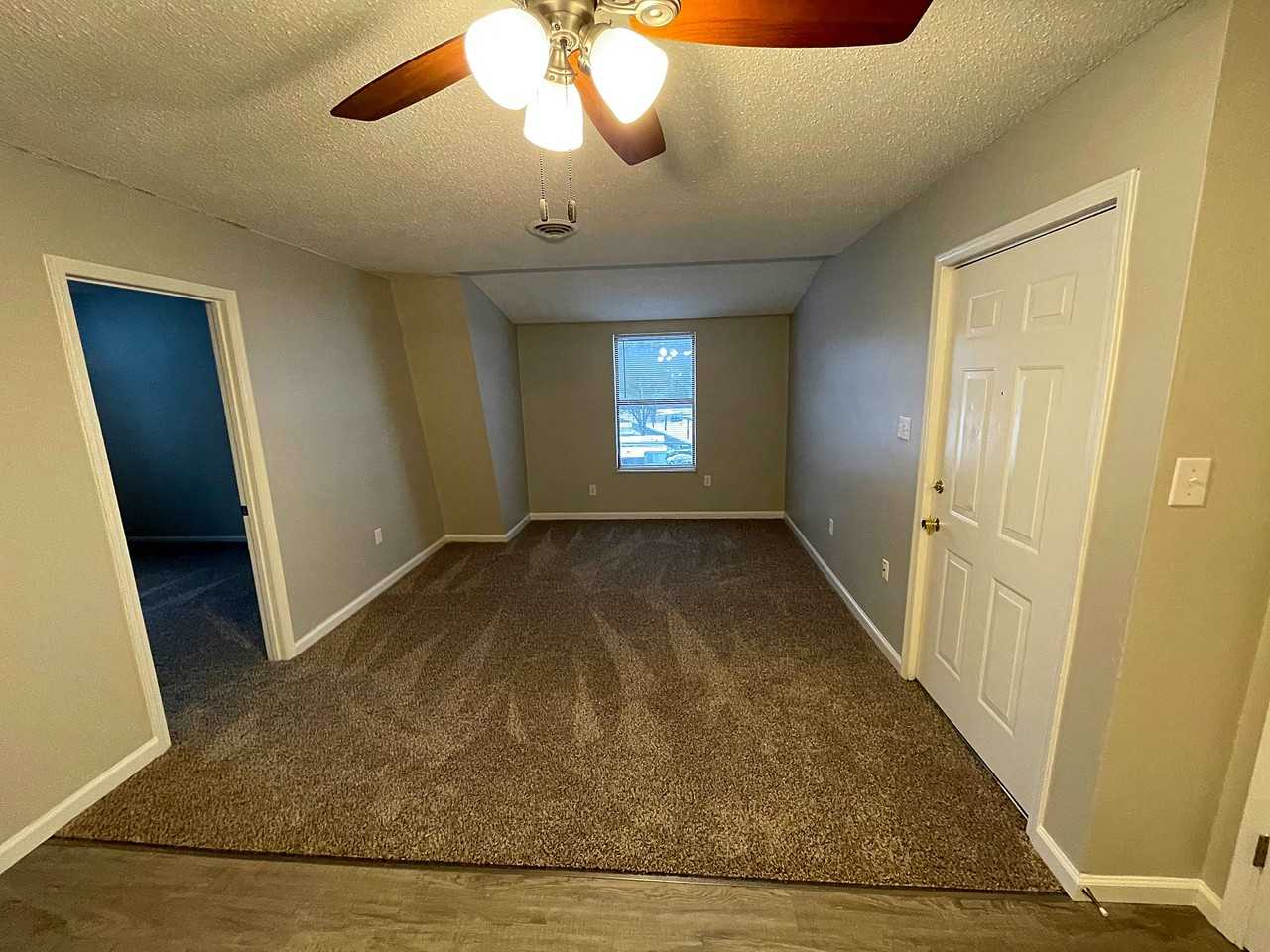 930 Shelley Ct - Photo 2 of 7
