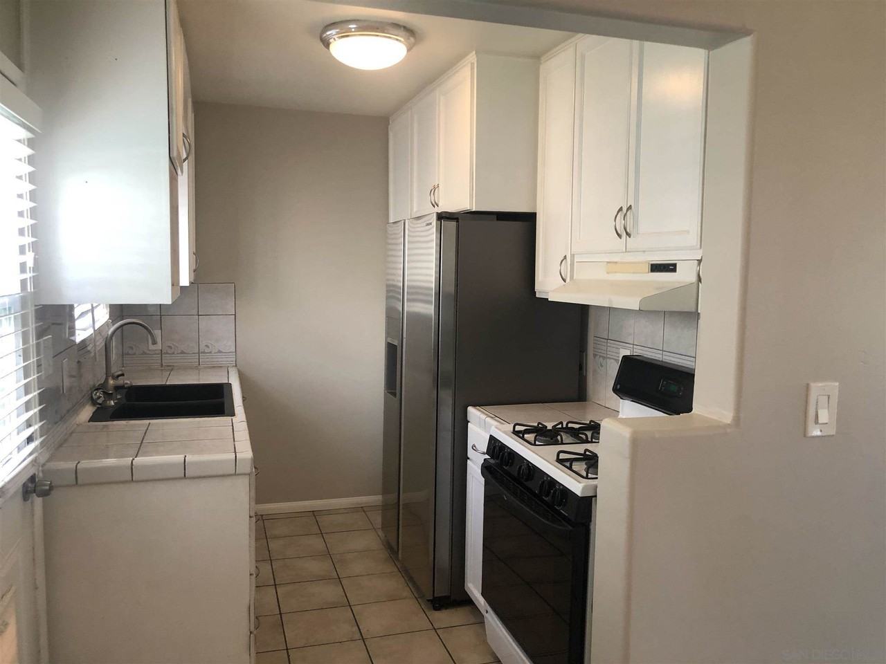 beautiful 2 bed 1 bath 832 Sq ft single family home - Photo 2 of 2