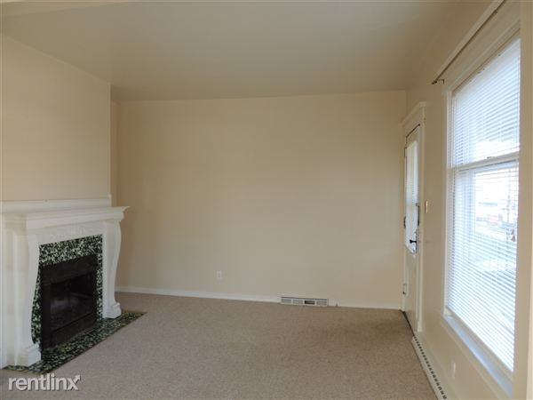 316 W Marion St - Photo 2 of 4