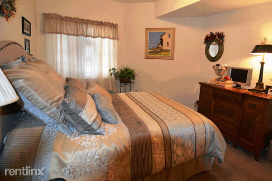 Bartlett Landing Apartments - Photo 2 of 35