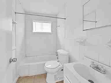 2 bedroom 1 bathroom apartment located in the well established Dawnridge subdivision! - Photo 2 of 6