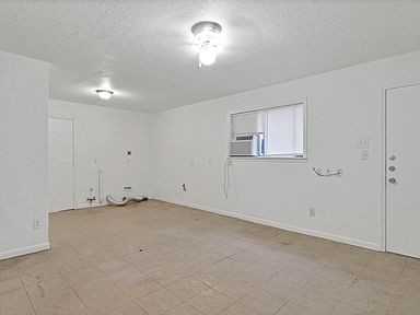 2 bedroom 1 bathroom apartment located in the well established Dawnridge subdivision! - Photo 3 of 6