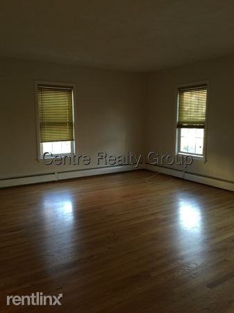 37 Snow St - Photo 3 of 10