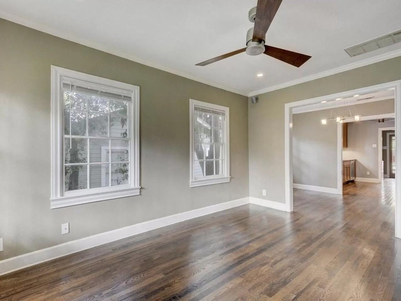 804 East 44th Street - Photo 2 of 13