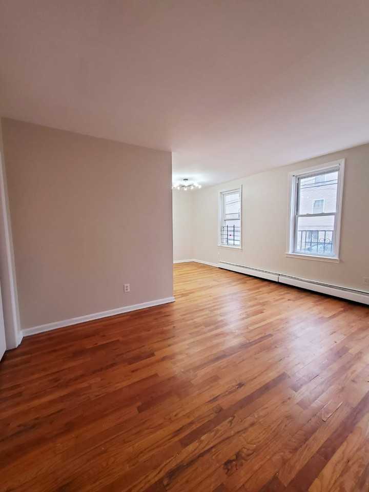 136 Old Bergen Rd - Photo 3 of 13