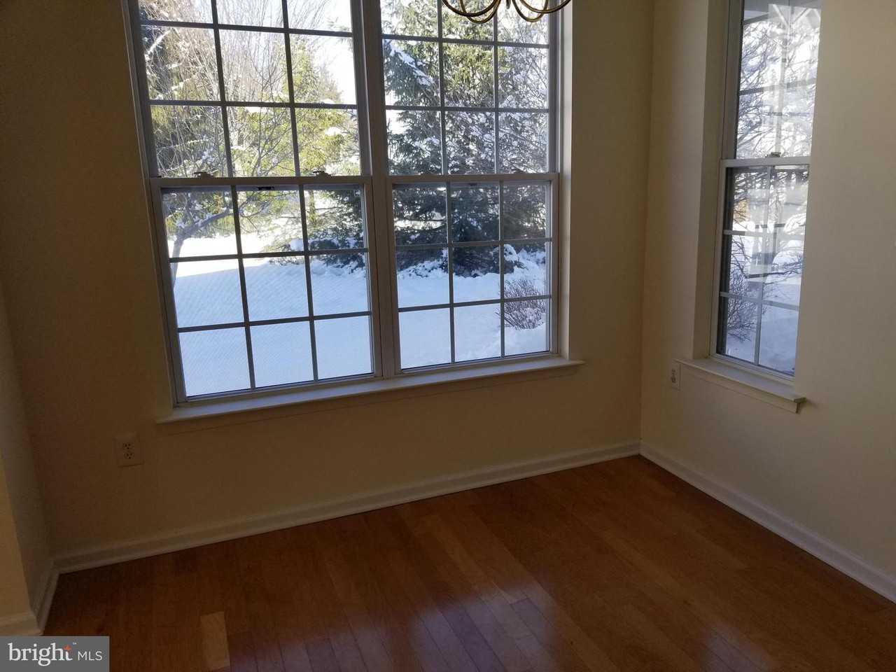 51 Heath Ct - Photo 3 of 20