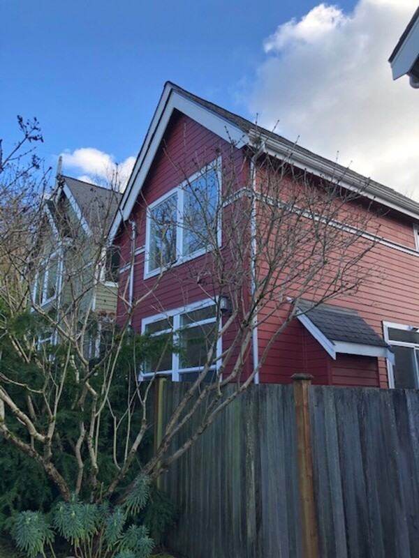 5257 23rd Ave Sw - Photo 3 of 18