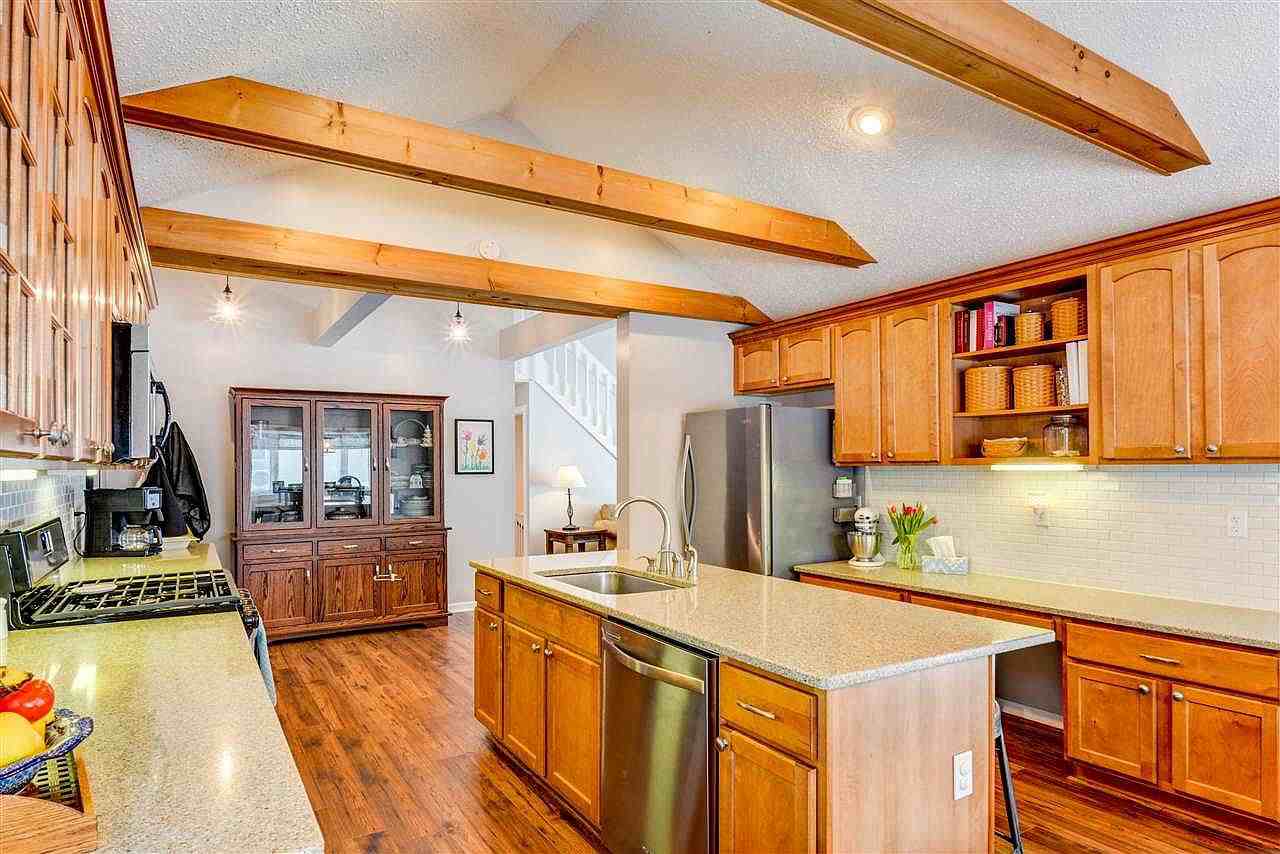 33 River Ridge Rd #1 - Photo 2 of 23