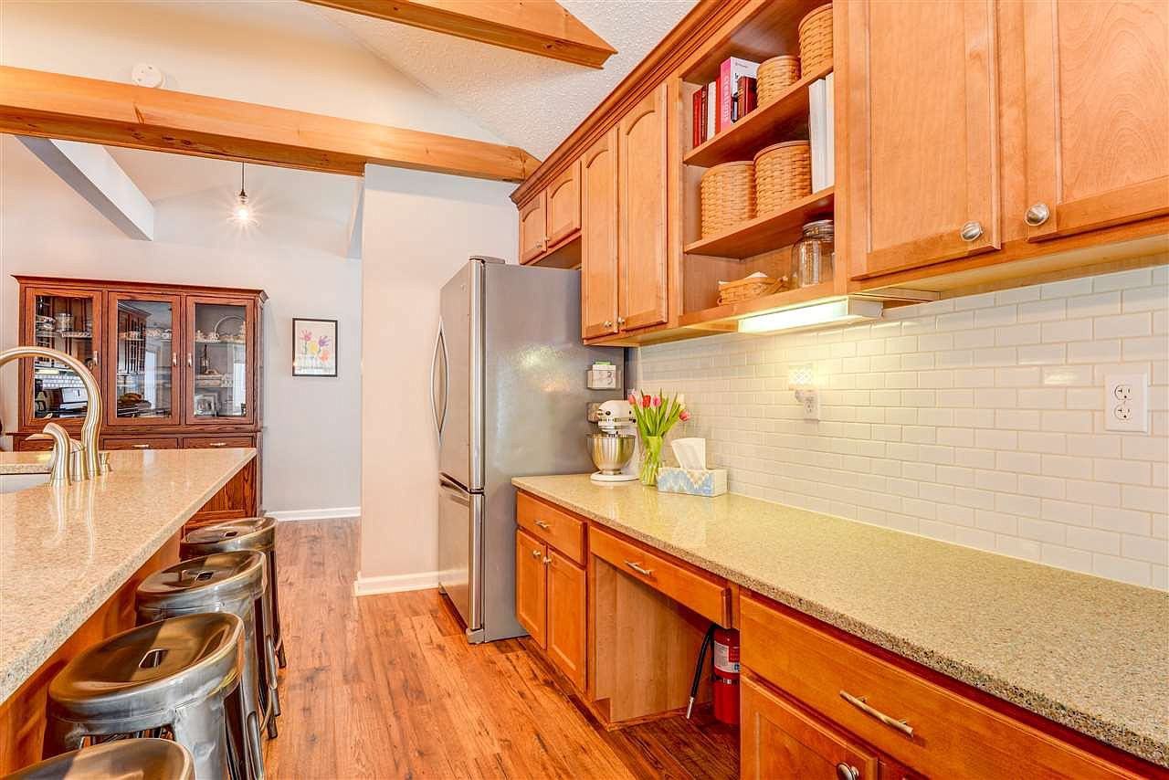 33 River Ridge Rd #1 - Photo 3 of 23