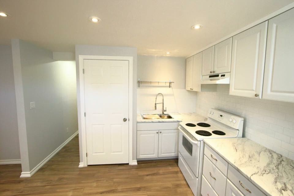 112 The Queensway South - Photo 2 of 10