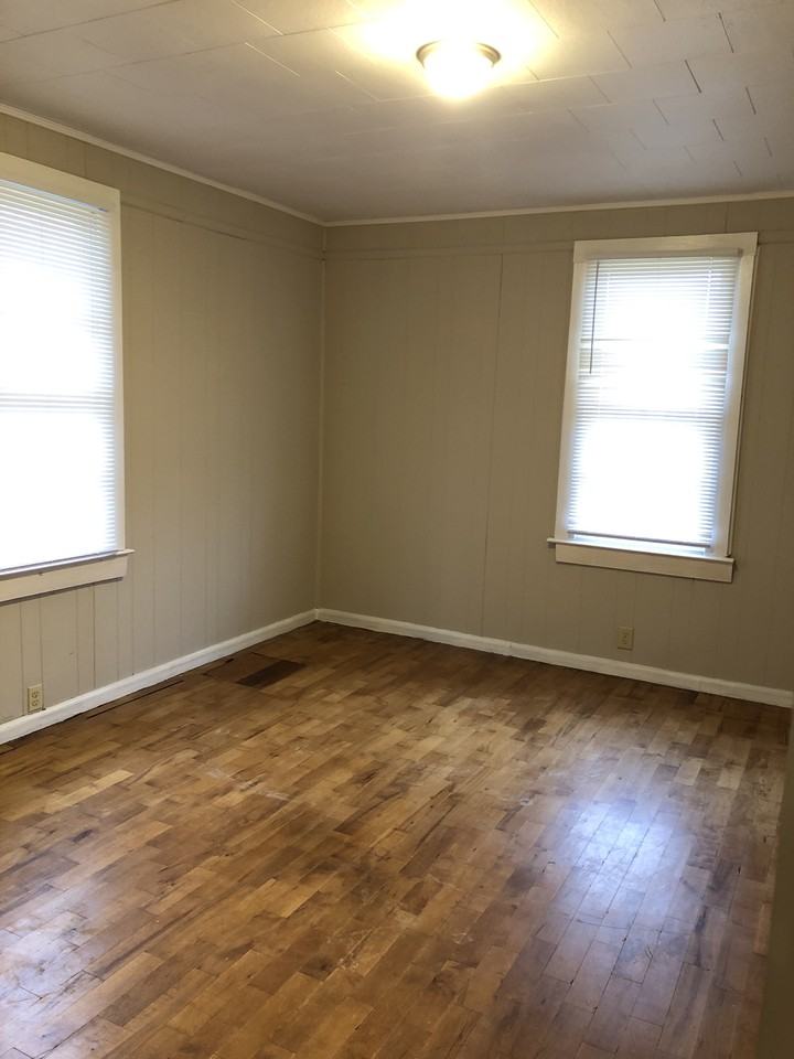 1707 Parkdale Ave - Photo 3 of 5