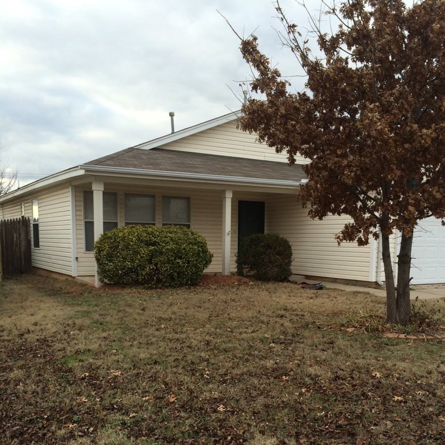 1105 Edinburg Dr - Photo 3 of 22