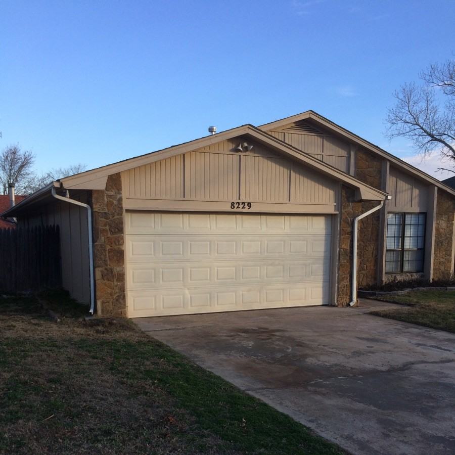 8229 NW 91st St - Photo 3 of 25